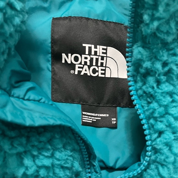 NWT North Face Nuptse Down Filled Cropped Coat - Picture 6 of 10